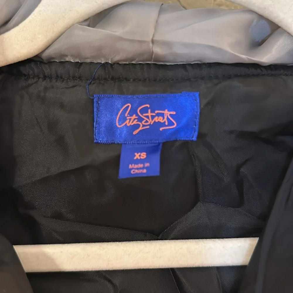 NWT city streets puffer vest h